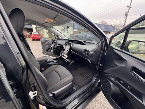 Used 2016 Toyota Prius Two image 43