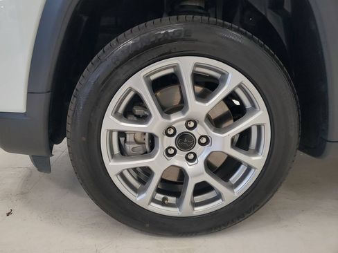 Used 2025 Jeep Compass Limited AWD/4WD image 8