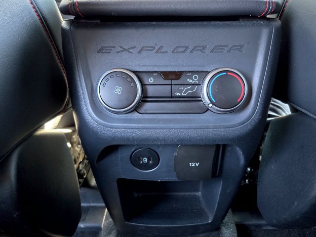 Used 2025 Ford Explorer ST-Line w/ ST-Line Street Pack AWD/4WD image 15