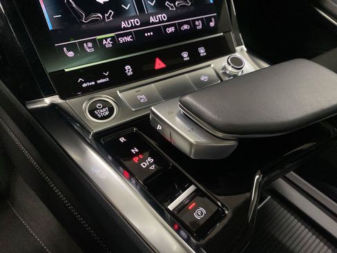 Used 2023 Audi e-tron Premium Plus AWD/4WD image 26