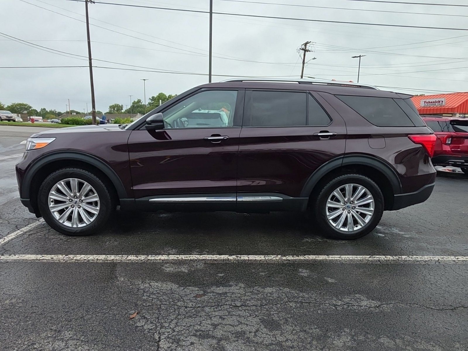 Used 2022 Ford Explorer Limited w/ Limited Technology Package AWD/4WD image 9