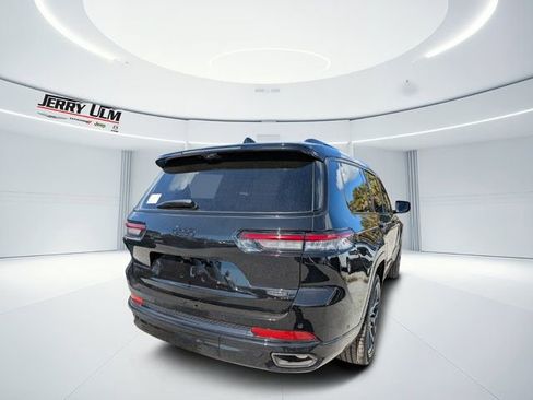 New 2025 Jeep Grand Cherokee L Summit w/ Advanced Protech Group IV image 3