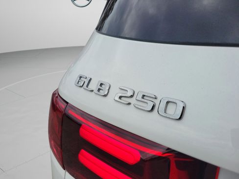 Certified 2025 Mercedes-Benz GLB 250 image 30
