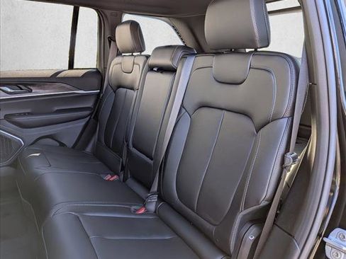 New 2026 Jeep Grand Cherokee Limited AWD/4WD image 16