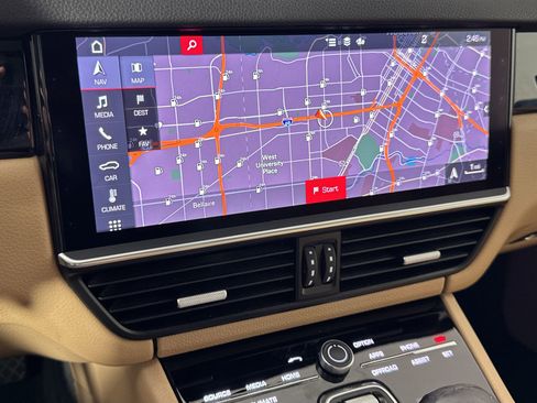 Used 2020 Porsche Cayenne image 25