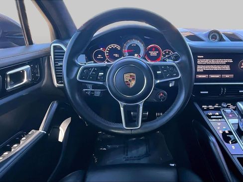 Used 2022 Porsche Cayenne GTS AWD/4WD image 5