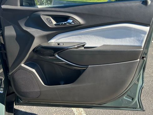 New 2025 Chevrolet Trax LT w/ LT Convenience Package image 9