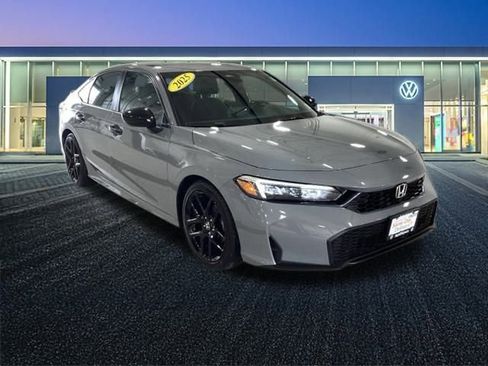 Used 2025 Honda Civic Sport image 5