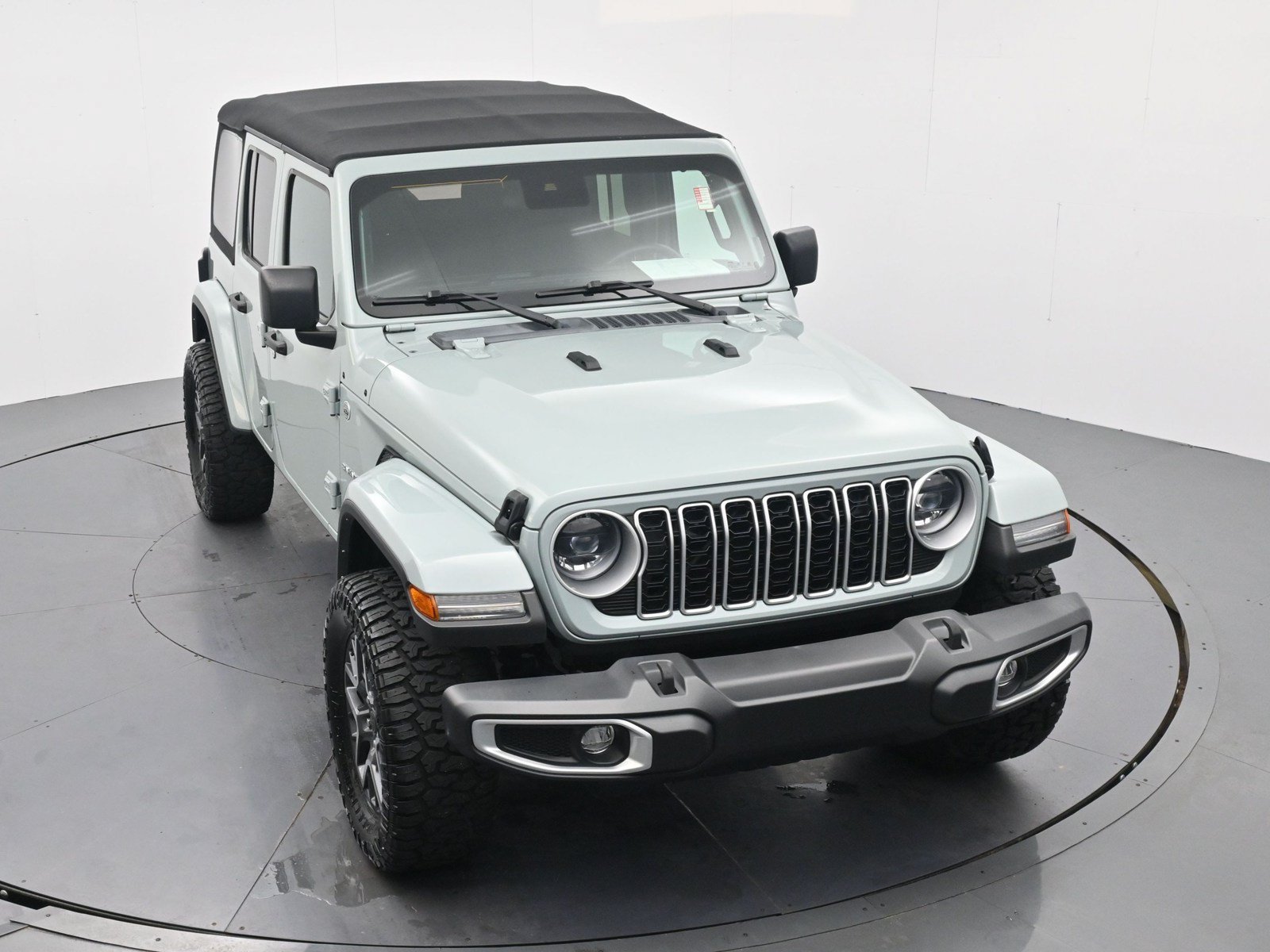 Used 2024 Jeep Wrangler Unlimited Sahara w/ Safety Group AWD/4WD image 18
