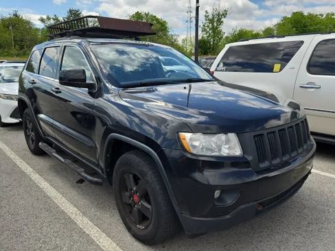 Used 2012 Jeep Grand Cherokee Laredo w/ Laredo E Group AWD/4WD image 2