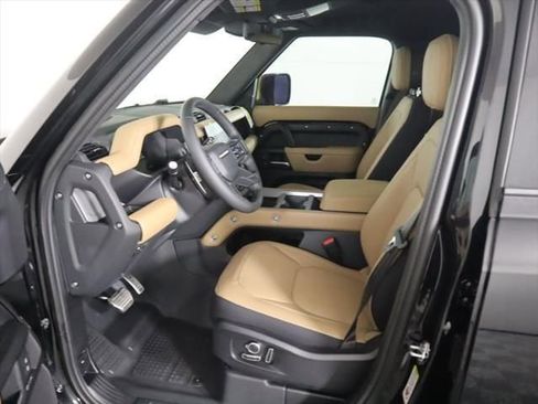 New 2025 Land Rover Defender 130 V8 AWD/4WD image 20