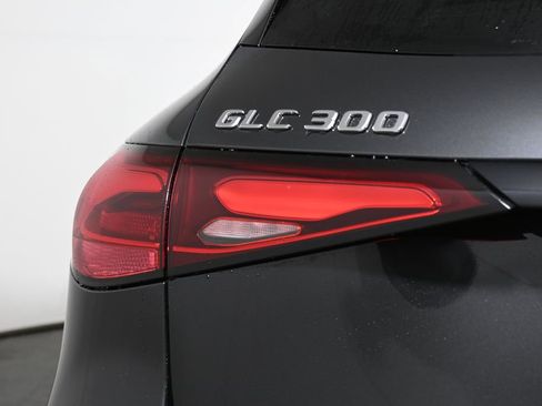 Used 2026 Mercedes-Benz GLC 300 4MATIC image 12