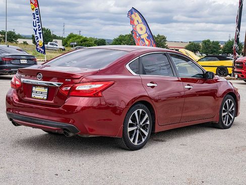 Used 2016 Nissan Altima 2.5 SR FWD image 5