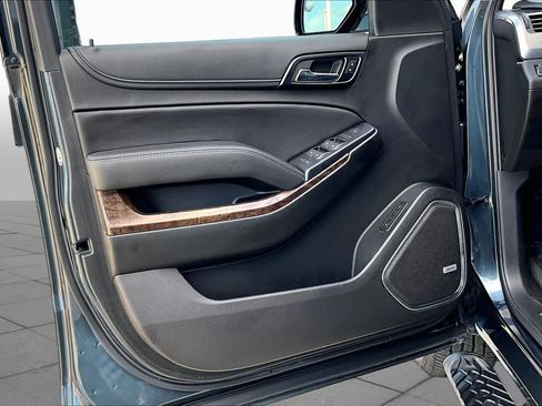 Used 2019 Chevrolet Tahoe LT w/ Off-Road Package AWD/4WD image 19