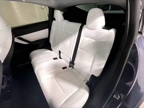 Used 2022 Tesla Model Y Performance image 34