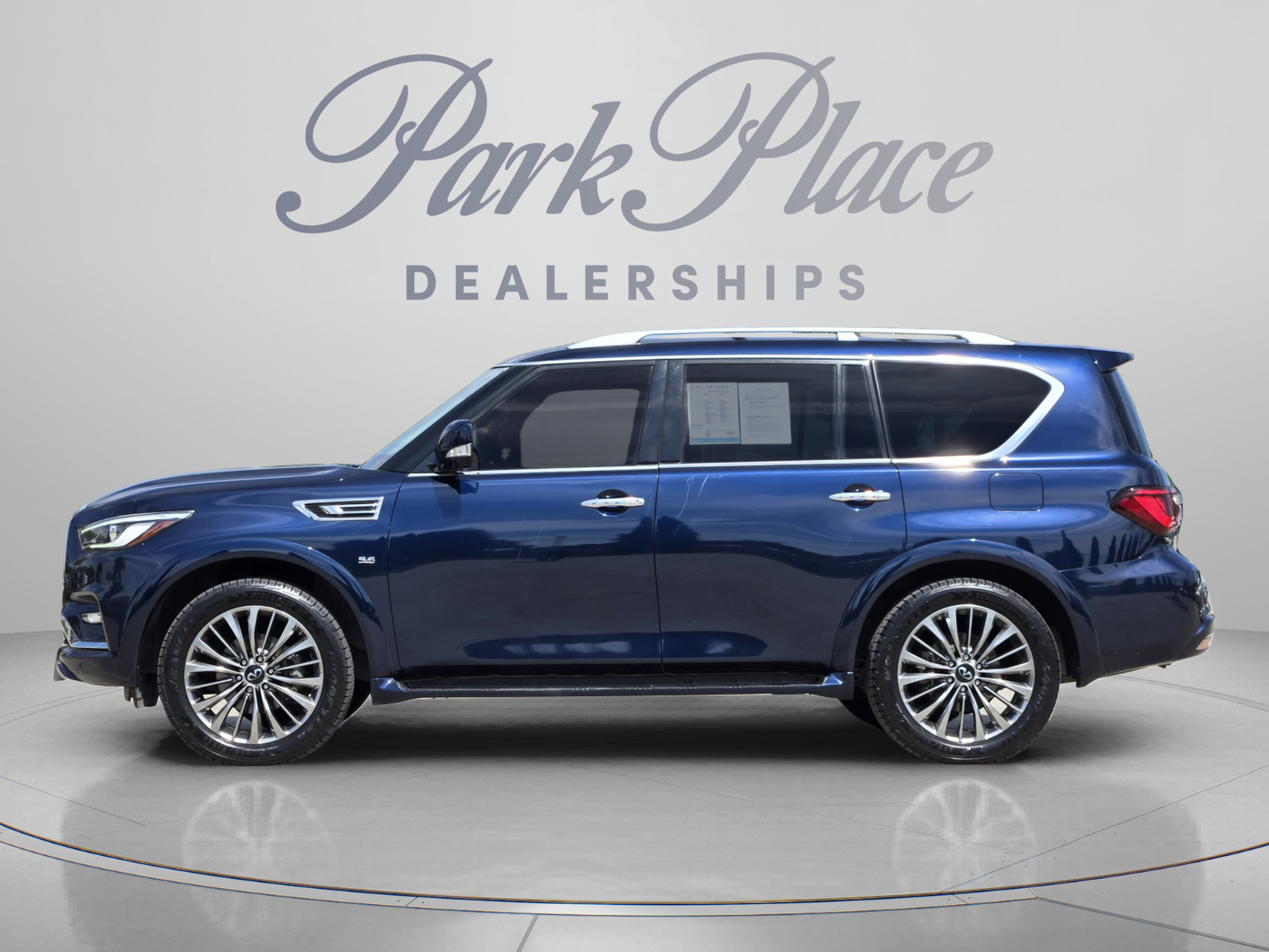 Used 2018 INFINITI QX80 4WD w/ Driver Assistance Package image 2