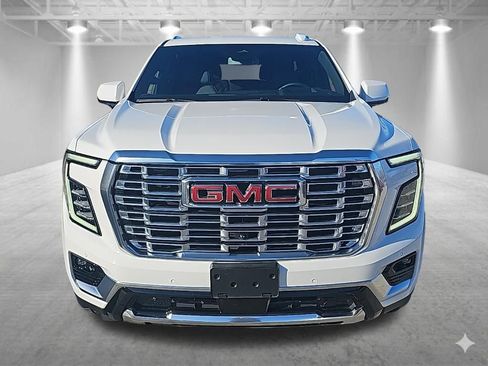 Used 2025 GMC Yukon Denali AWD/4WD image 3