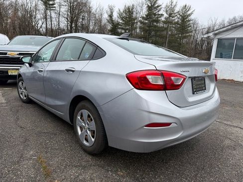 Used 2018 Chevrolet Cruze LS image 13