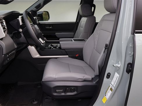 New 2025 Toyota Tundra Limited image 27