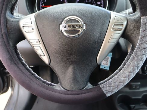 Used 2018 Nissan Versa SV w/ SV Special Edition FWD image 10