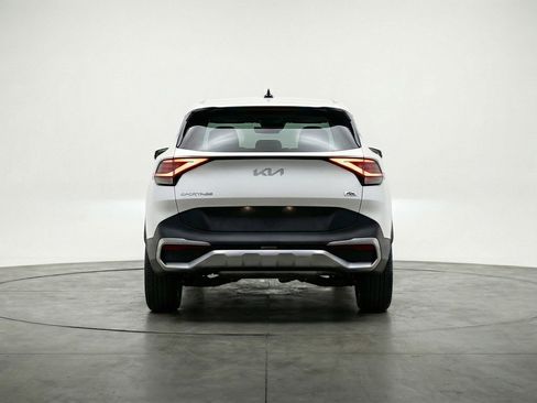 Used 2025 Kia Sportage LX image 6