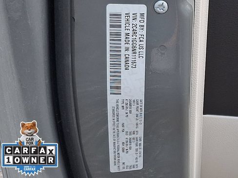 Used 2022 Chrysler Pacifica Limited FWD image 27