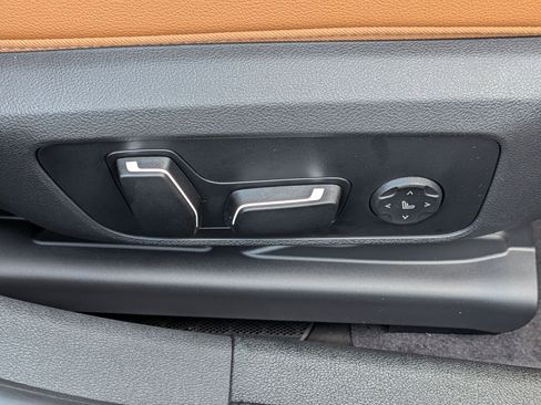 New 2026 BMW 330i Sedan w/ Premium Package RWD image 38