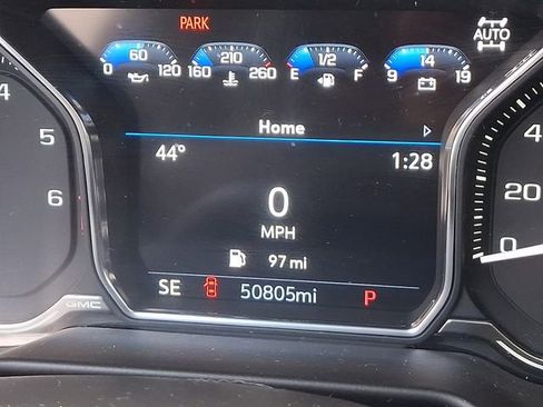 Used 2021 GMC Yukon SLT w/ SLT Premium Package image 22