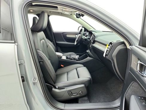New 2026 Volvo XC40 B5 Plus w/ Climate Package AWD/4WD image 18