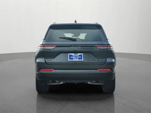 New 2026 Jeep Grand Cherokee Altitude image 5