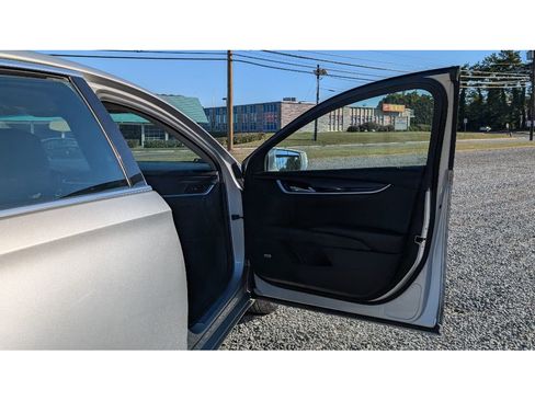 Used 2017 Cadillac XTS Luxury image 11