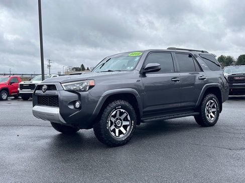 Used 2019 Toyota 4Runner TRD Off-Road AWD/4WD image 2