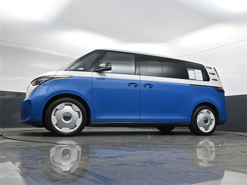 Used 2025 Volkswagen ID. Buzz 1st Edition image 33