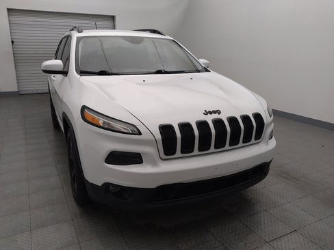 Used 2018 Jeep Cherokee Latitude w/ Altitude Package image 14