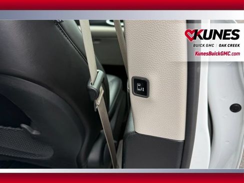 Used 2024 Chrysler Pacifica Limited FWD image 25