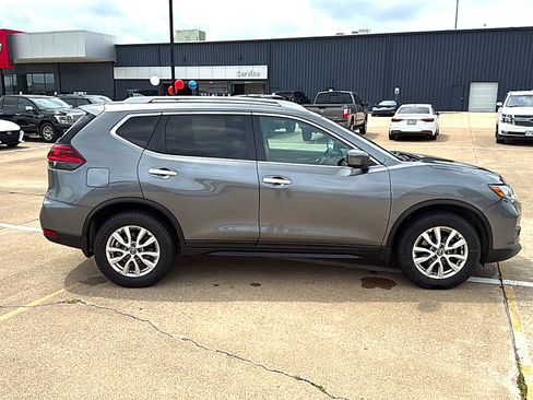 Used 2020 Nissan Rogue S w/ Special Edition Package image 4