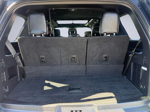 Used 2019 Ford Expedition Limited w/ Equipment Group 302A AWD/4WD image 7