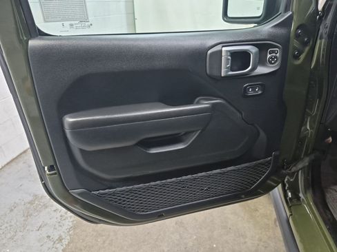 Used 2023 Jeep Wrangler Unlimited AWD/4WD image 15