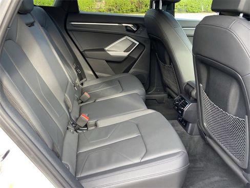 Certified 2025 Audi Q3 2.0T Premium Plus w/ Premium Plus Package image 28