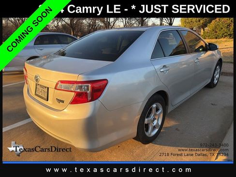 Used 2014 Toyota Camry LE image 3