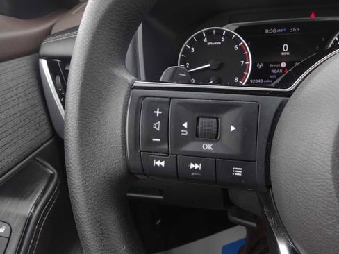 Used 2022 Nissan Rogue SV image 21