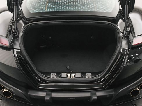 Used 2023 Ferrari Roma Nero Daytona image 8