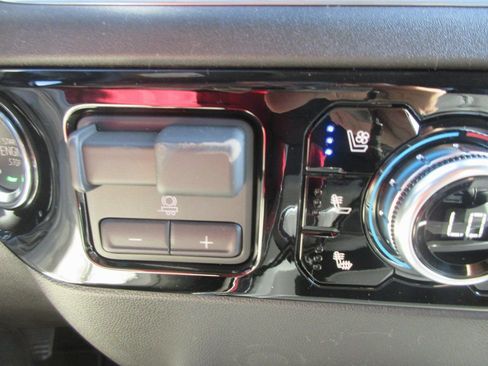 New 2026 GMC Sierra 2500 SLT w/ SLT Convenience Package image 23