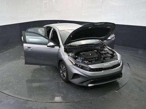 Used 2023 Kia Forte LXS w/ LXS Technology Package FWD image 17