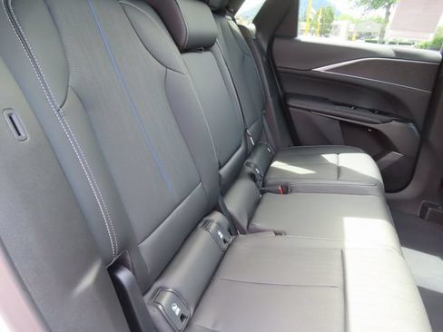 Used 2024 Cadillac Lyriq Sport AWD/4WD image 40