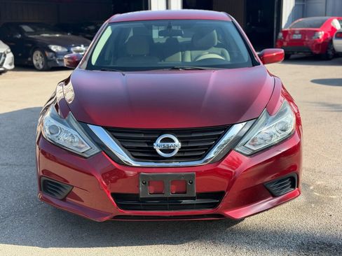 Used 2017 Nissan Altima 2.5 S w/ Power Driver Seat Package FWD image 2