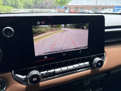 Certified 2026 GMC Canyon AT4 w/ AT4 Premium Package AWD/4WD image 21