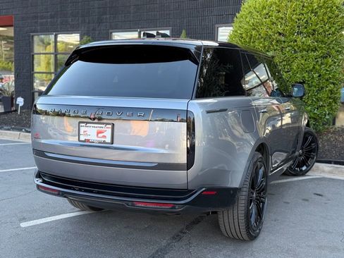 Used 2024 Land Rover Range Rover SE AWD/4WD image 12