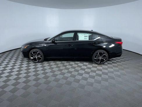 Used 2025 Nissan Altima 2.5 SR AWD/4WD image 6