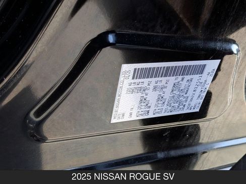 Used 2025 Nissan Rogue SV FWD image 25
